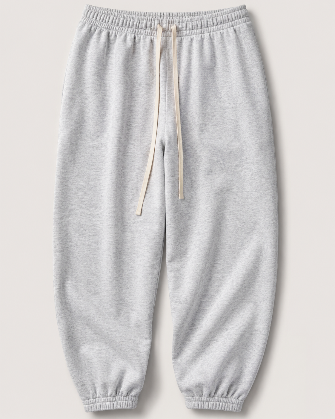 SHELLA — Ensemble athleisure 3 pièces : veste blazer courte, top court côtelé blanc & jogger taille haute gris chiné / 3-Piece Luxe Athleisure Set: Cropped Blazer, Ribbed Crop Top & Joggers / طقم رياضي أنيق من 3 قطع: بليزر قصير وتوب قصير مضلّع أبيض وبنطلون جوجر رمادي