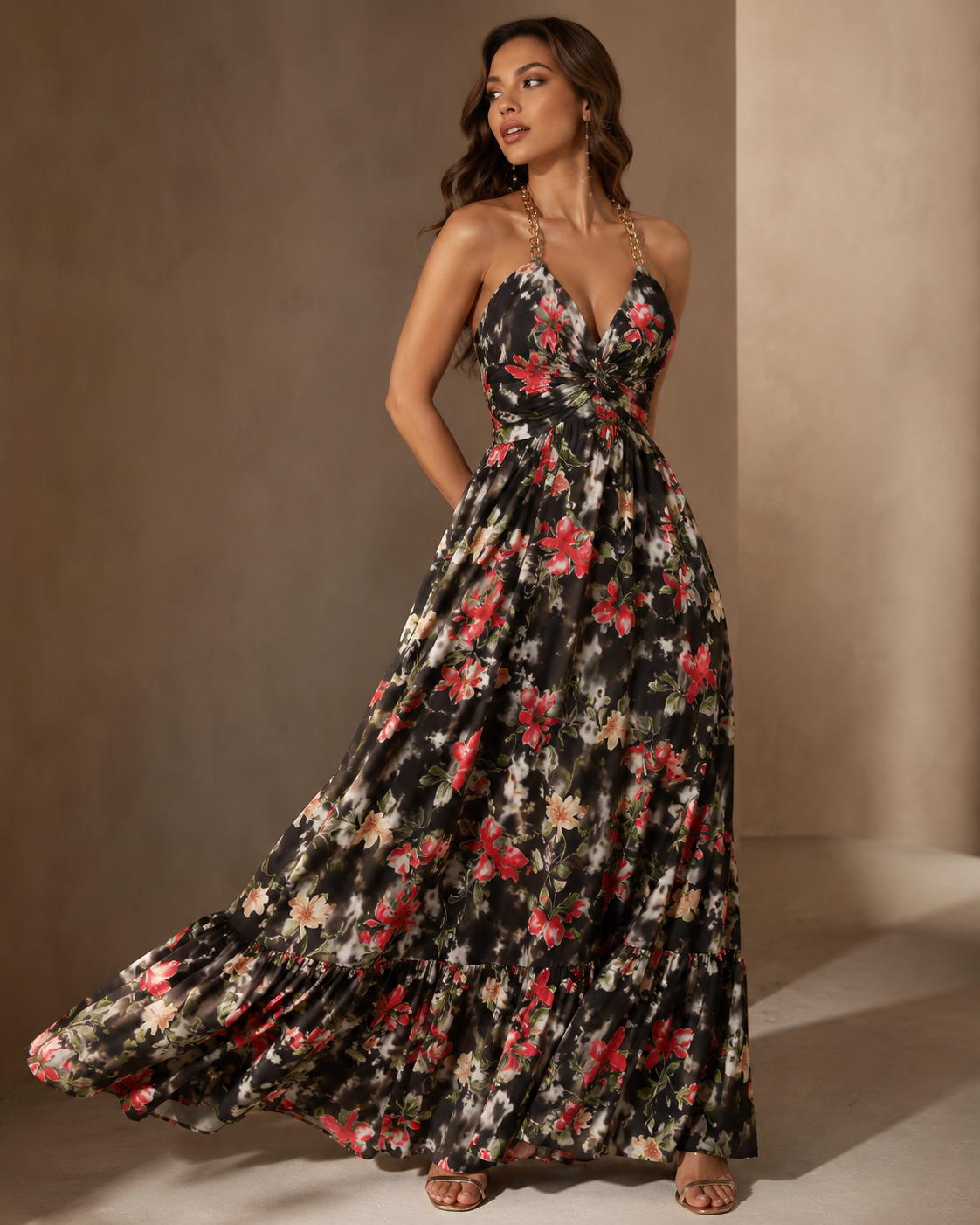 SHELLA — Robe maxi fleurie à bretelles chaîne dorées & bustier torsadé / Floral Twisted Bust Chain-Strap Maxi Dress / فستان ماكسي مزهّر بحمالات سلسلة ذهبية وتفصيلة صدر ملتوية