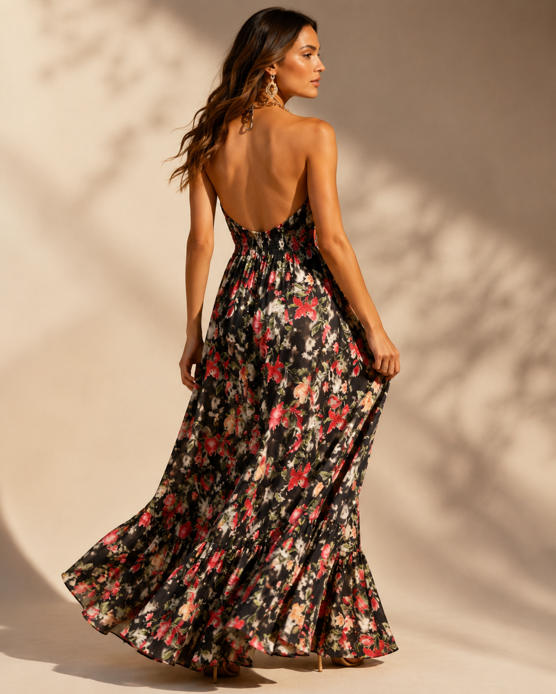 SHELLA — Robe maxi fleurie à bretelles chaîne dorées & bustier torsadé / Floral Twisted Bust Chain-Strap Maxi Dress / فستان ماكسي مزهّر بحمالات سلسلة ذهبية وتفصيلة صدر ملتوية