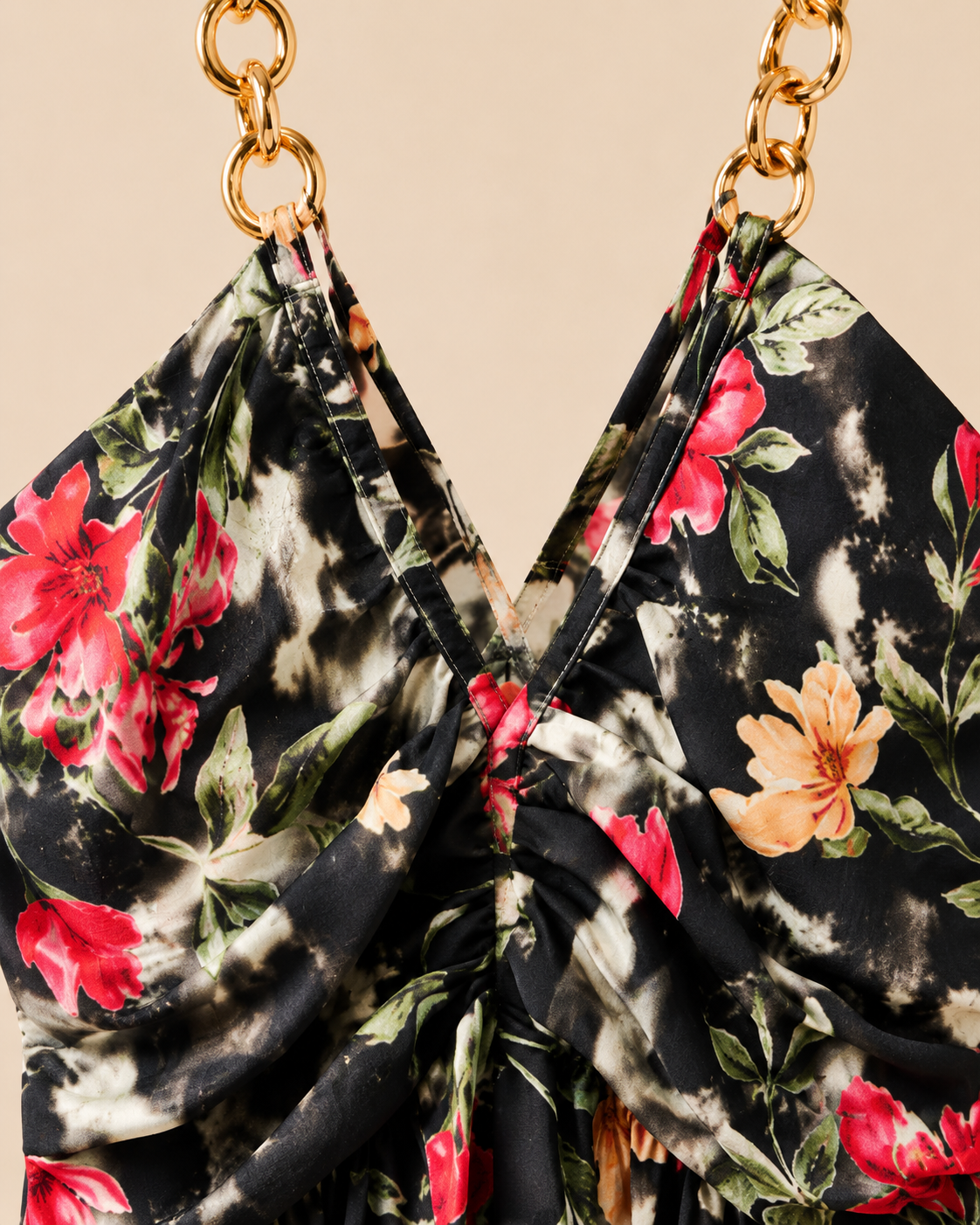 SHELLA — Robe maxi fleurie à bretelles chaîne dorées & bustier torsadé / Floral Twisted Bust Chain-Strap Maxi Dress / فستان ماكسي مزهّر بحمالات سلسلة ذهبية وتفصيلة صدر ملتوية