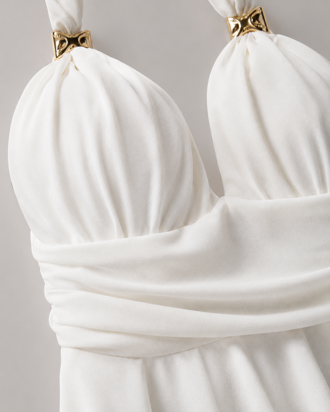 SHELLA — Robe courte dos-nu en mousseline à volants superposés / Women's Halter Neck Chiffon Layered Mini Dress / فستان قصير برقبة هالتر من الشيفون بطبقات