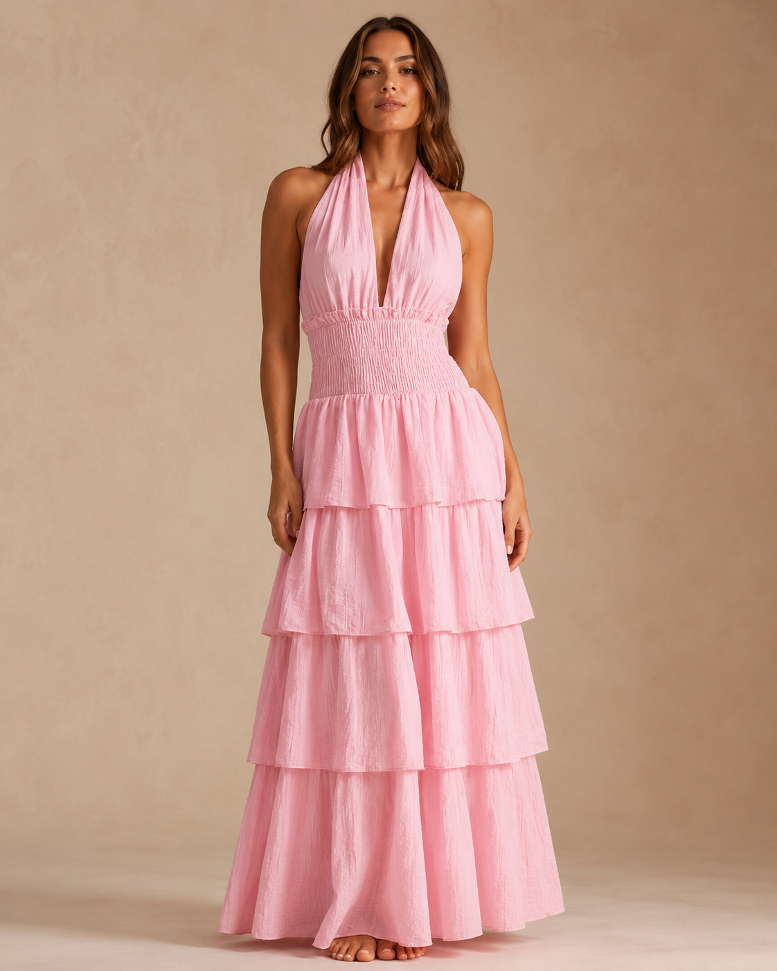SHELLA — Robe longue dos nu à col halter, taille smockée & volants superposés / Halter Neck Smocked Tiered Maxi Dress / فستان طويل بحمالة رقبة وخصر سموك وطبقات كشكش