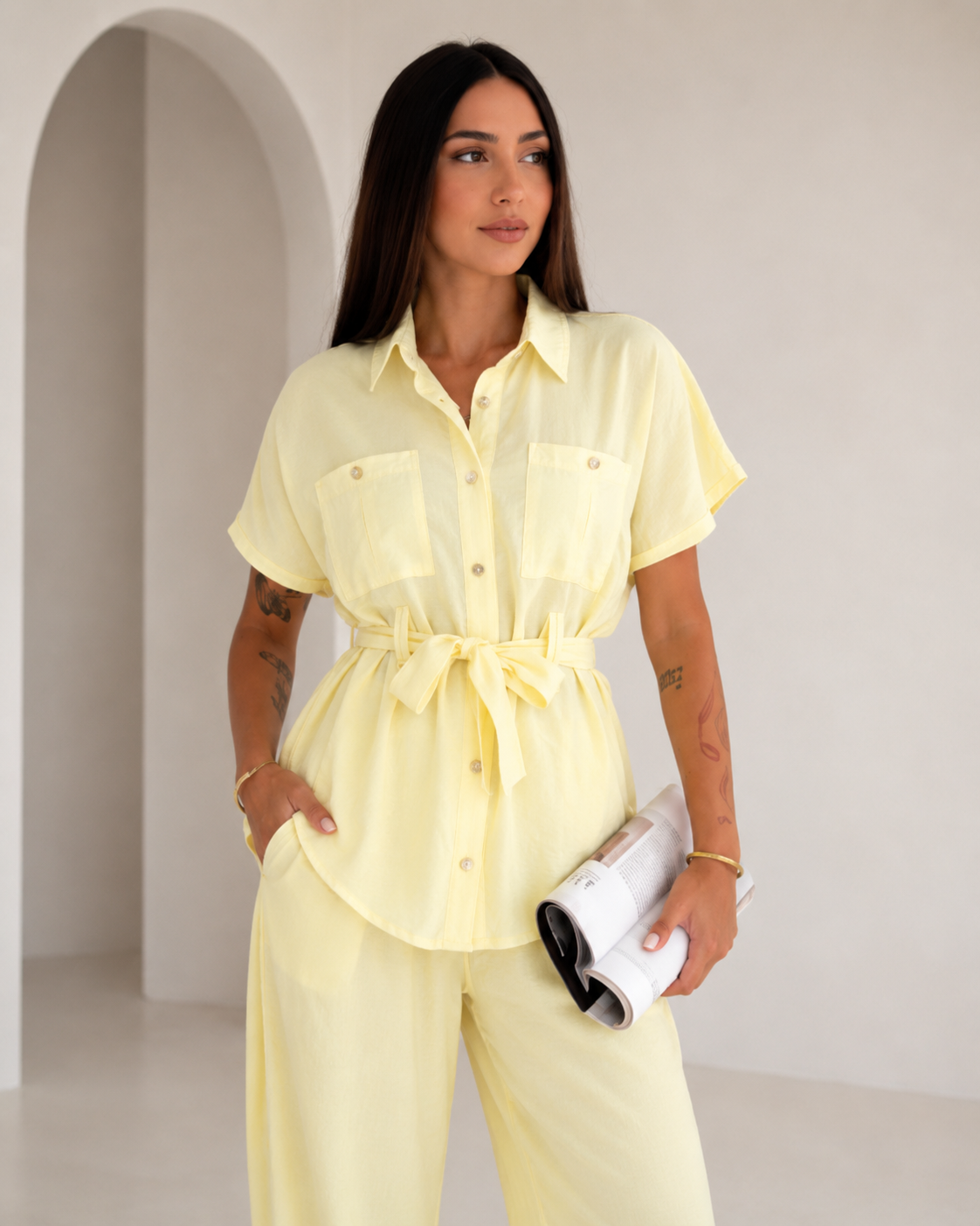 SHELLA — Ensemble effet lin : chemise ceinturée & pantalon large / Linen-Look Belted Two-Piece Set / طقم نسائي قطعتين قميص بحزام وبنطال واسع بتأثير الكتان