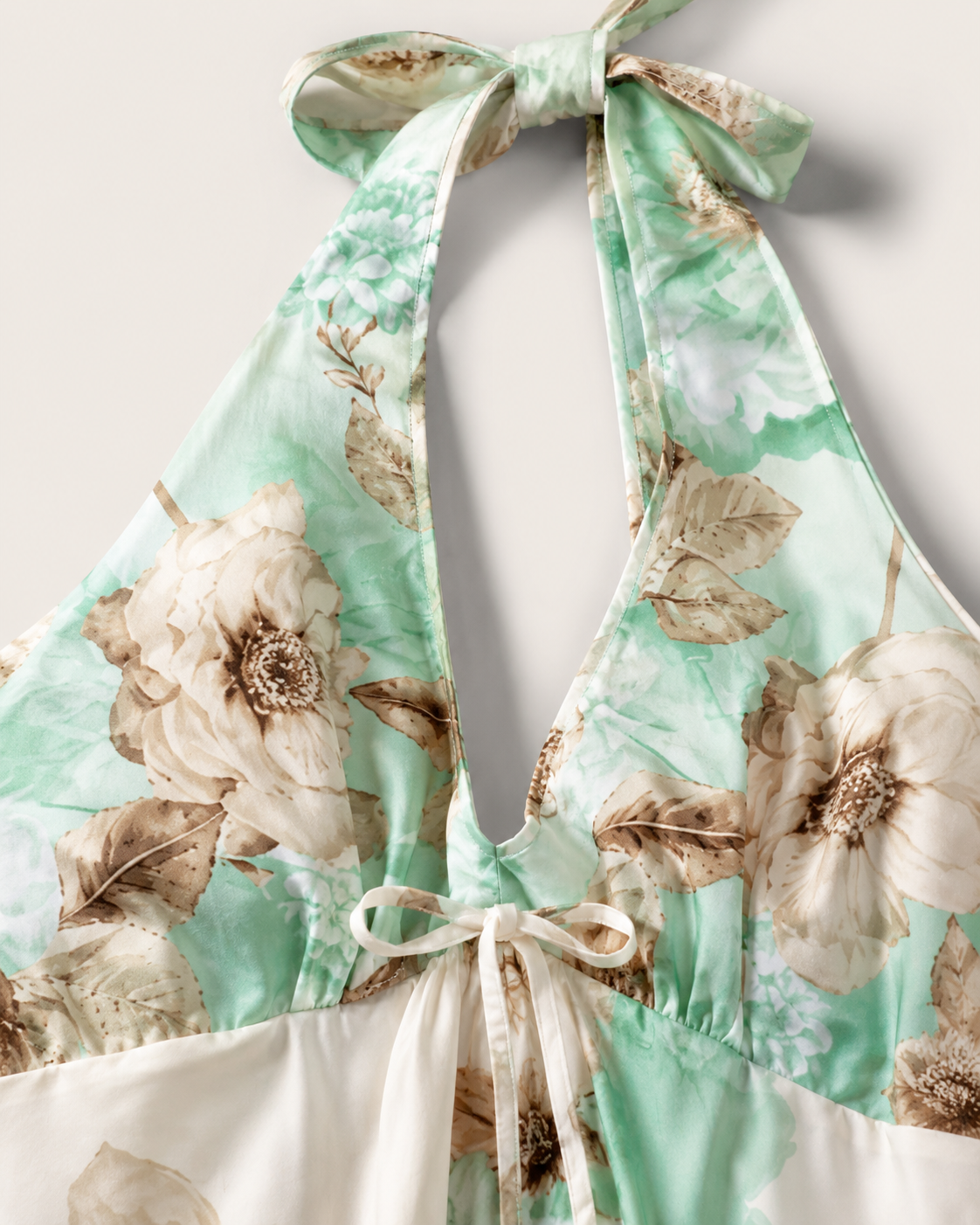 SHELLA — Robe longue fleurie menthe dos-nu à taille nouée / Mint Floral Halter Tie-Waist Maxi Dress / فستان طويل مزهّر منعنع برقبة هالتر وخصر مربوط