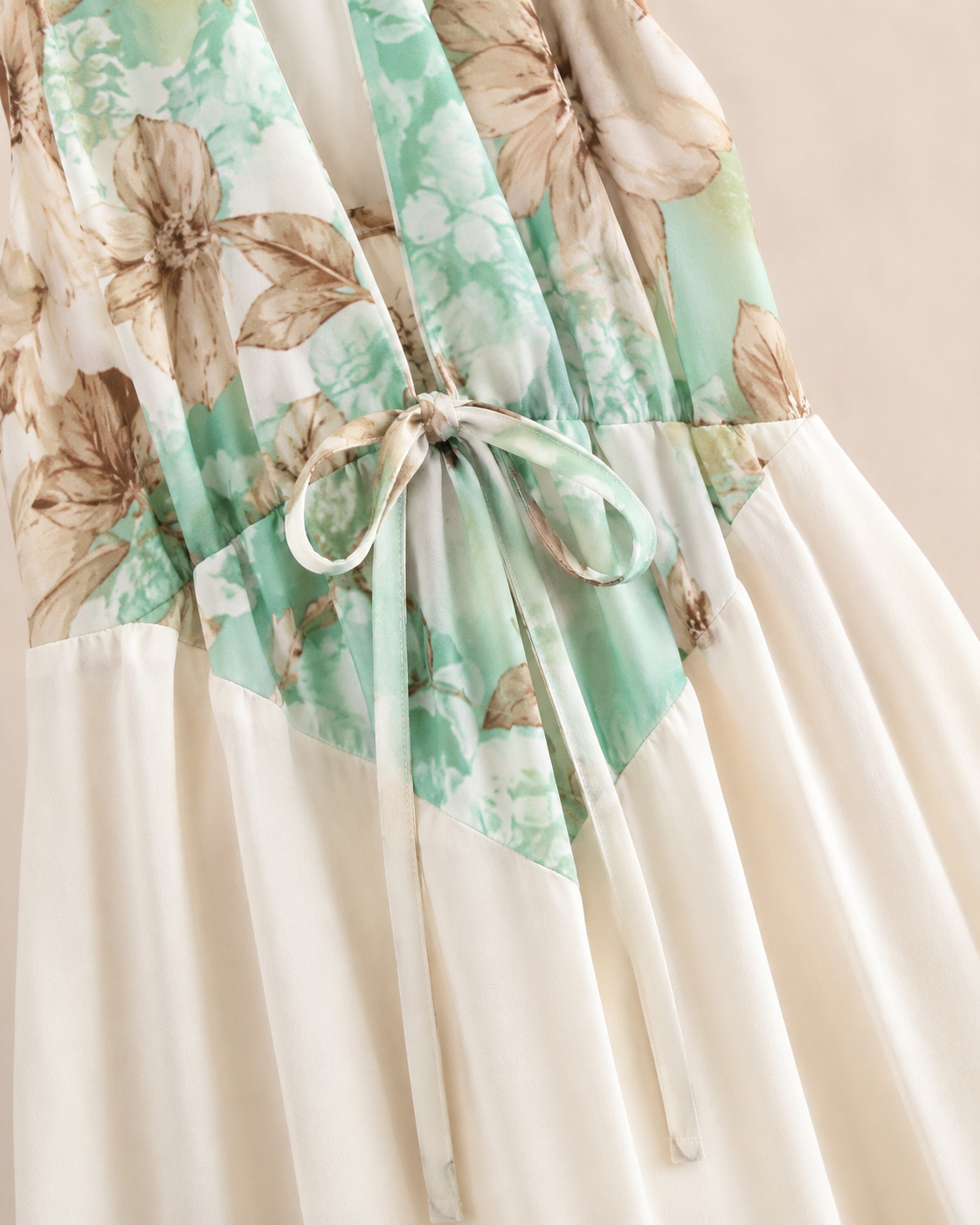 SHELLA — Robe longue fleurie menthe dos-nu à taille nouée / Mint Floral Halter Tie-Waist Maxi Dress / فستان طويل مزهّر منعنع برقبة هالتر وخصر مربوط