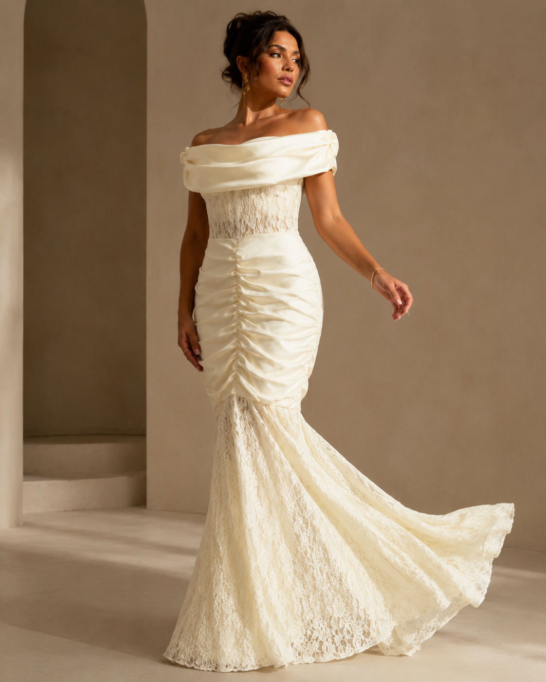 SHELLA — Robe longue sirène épaules dénudées en dentelle froncée / Off-Shoulder Ruched Lace Mermaid Maxi Dress / فستان طويل حورية بأكتاف مكشوفة ودانتيل مكشكش