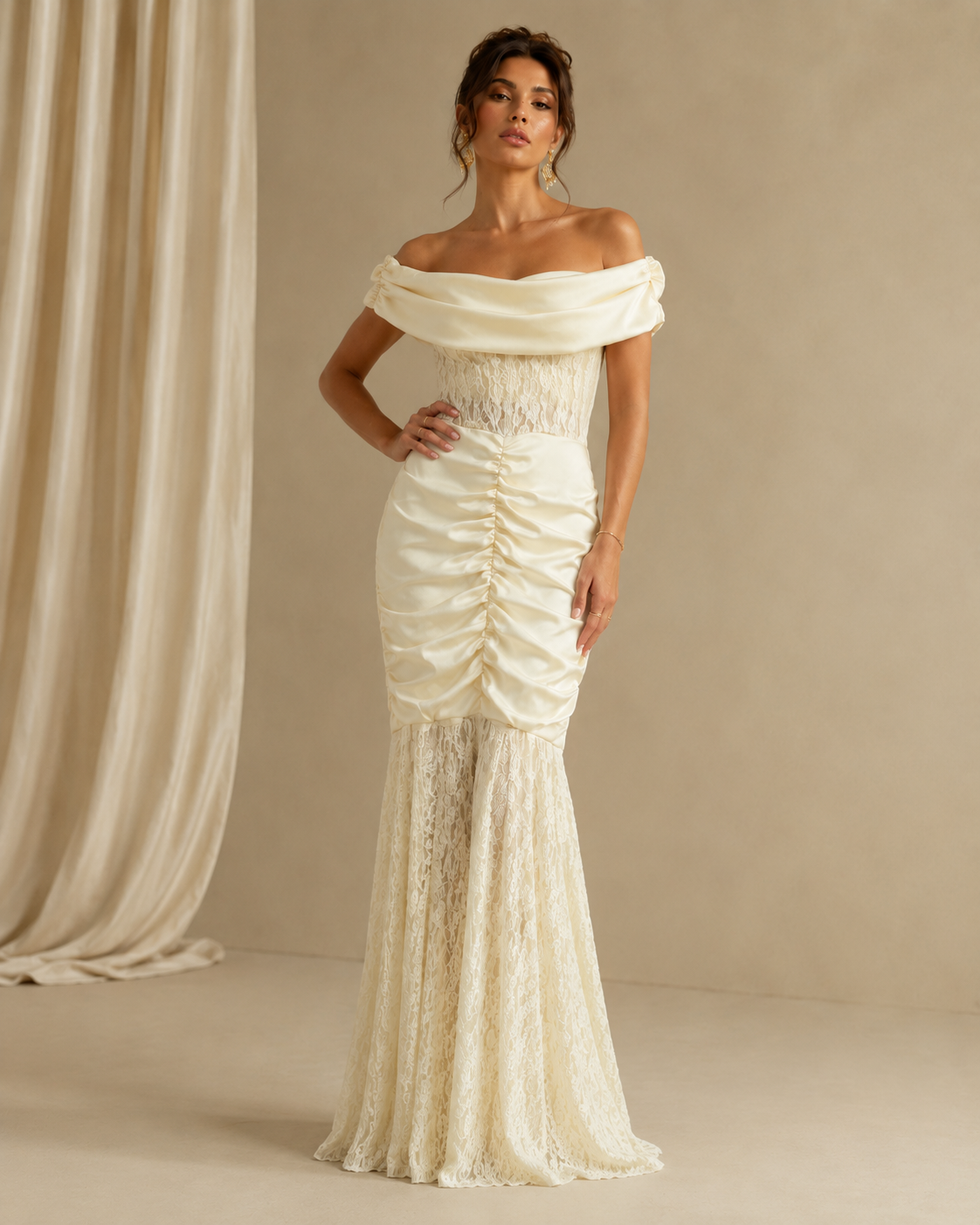 SHELLA — Robe longue sirène épaules dénudées en dentelle froncée / Off-Shoulder Ruched Lace Mermaid Maxi Dress / فستان طويل حورية بأكتاف مكشوفة ودانتيل مكشكش
