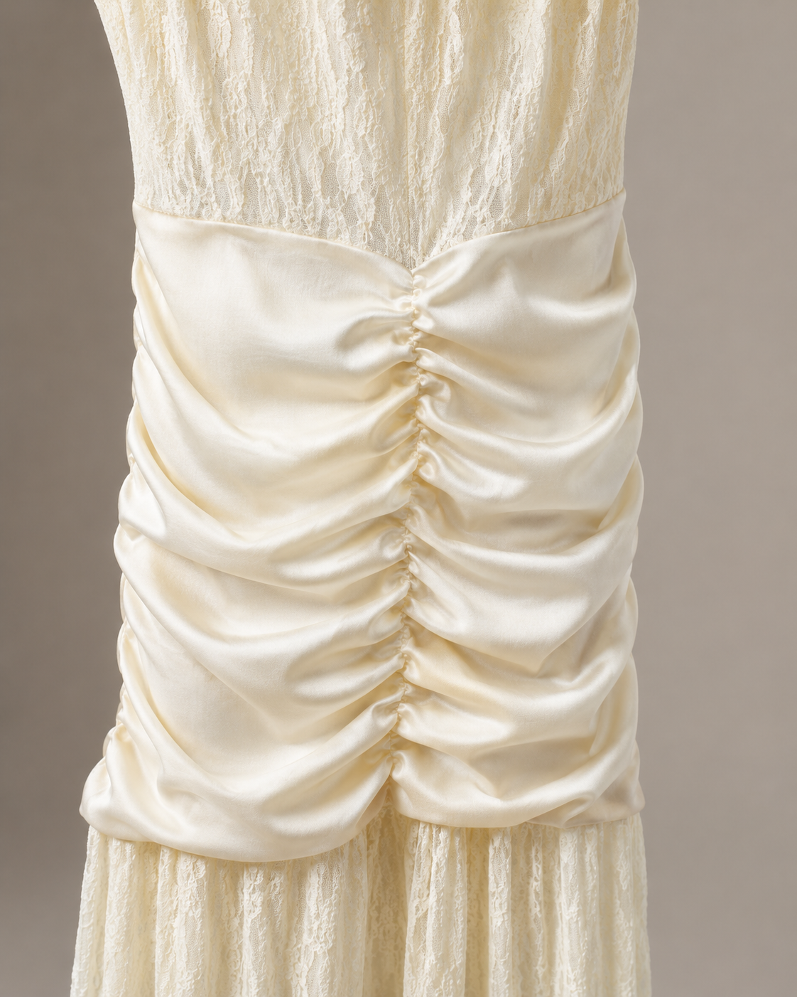 SHELLA — Robe longue sirène épaules dénudées en dentelle froncée / Off-Shoulder Ruched Lace Mermaid Maxi Dress / فستان طويل حورية بأكتاف مكشوفة ودانتيل مكشكش