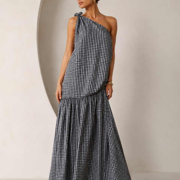 SHELLA — Robe longue vichy à une épaule, épaule nouée & drapé froncé / One-Shoulder Gingham Maxi Dress / فستان طويل كاروهات بكتف واحد ودرابيه مكشكش