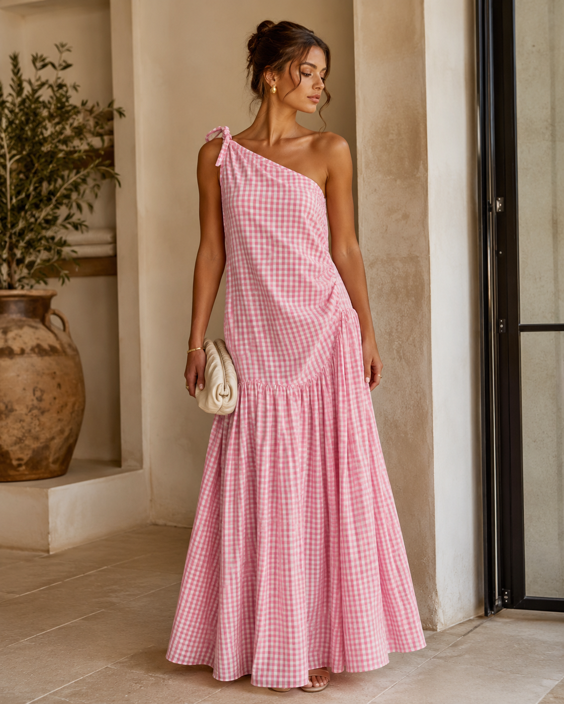SHELLA — Robe longue vichy à une épaule, épaule nouée & drapé froncé / One-Shoulder Gingham Maxi Dress / فستان طويل كاروهات بكتف واحد ودرابيه مكشكش