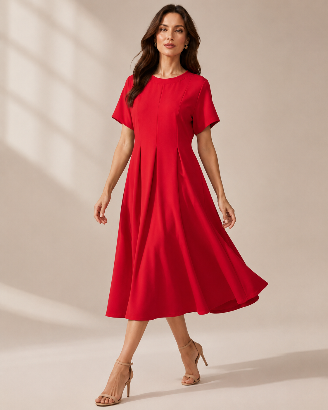 SHELLA — Robe midi rouge plissée à manches courtes, col rond & coupe évasée / Elegant Red Short-Sleeve Pleated Midi Dress / فستان ميدي أحمر بكسرات بأكمام قصيرة ورقبة دائرية