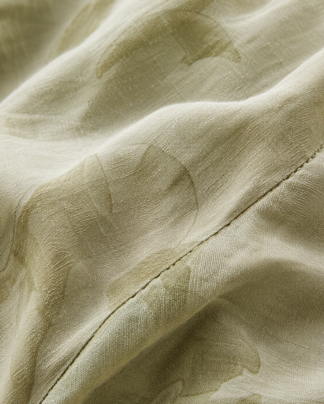 SHELLA — Ensemble vert sauge : tunique sans manches à col montant & ourlet asymétrique avec pantalon sarouel / Sage Green Asymmetrical Tunic & Harem Pants Co-Ord Set / طقم أخضر مريمي: تونيك بدون أكمام برقبة عالية وحاشية غير متماثلة وسروال هارم