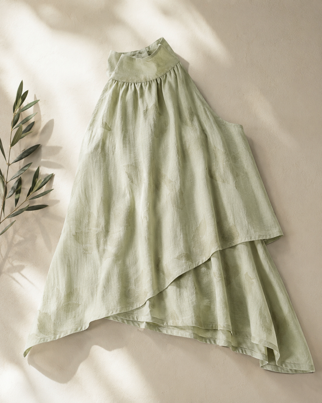 SHELLA — Ensemble vert sauge : tunique sans manches à col montant & ourlet asymétrique avec pantalon sarouel / Sage Green Asymmetrical Tunic & Harem Pants Co-Ord Set / طقم أخضر مريمي: تونيك بدون أكمام برقبة عالية وحاشية غير متماثلة وسروال هارم