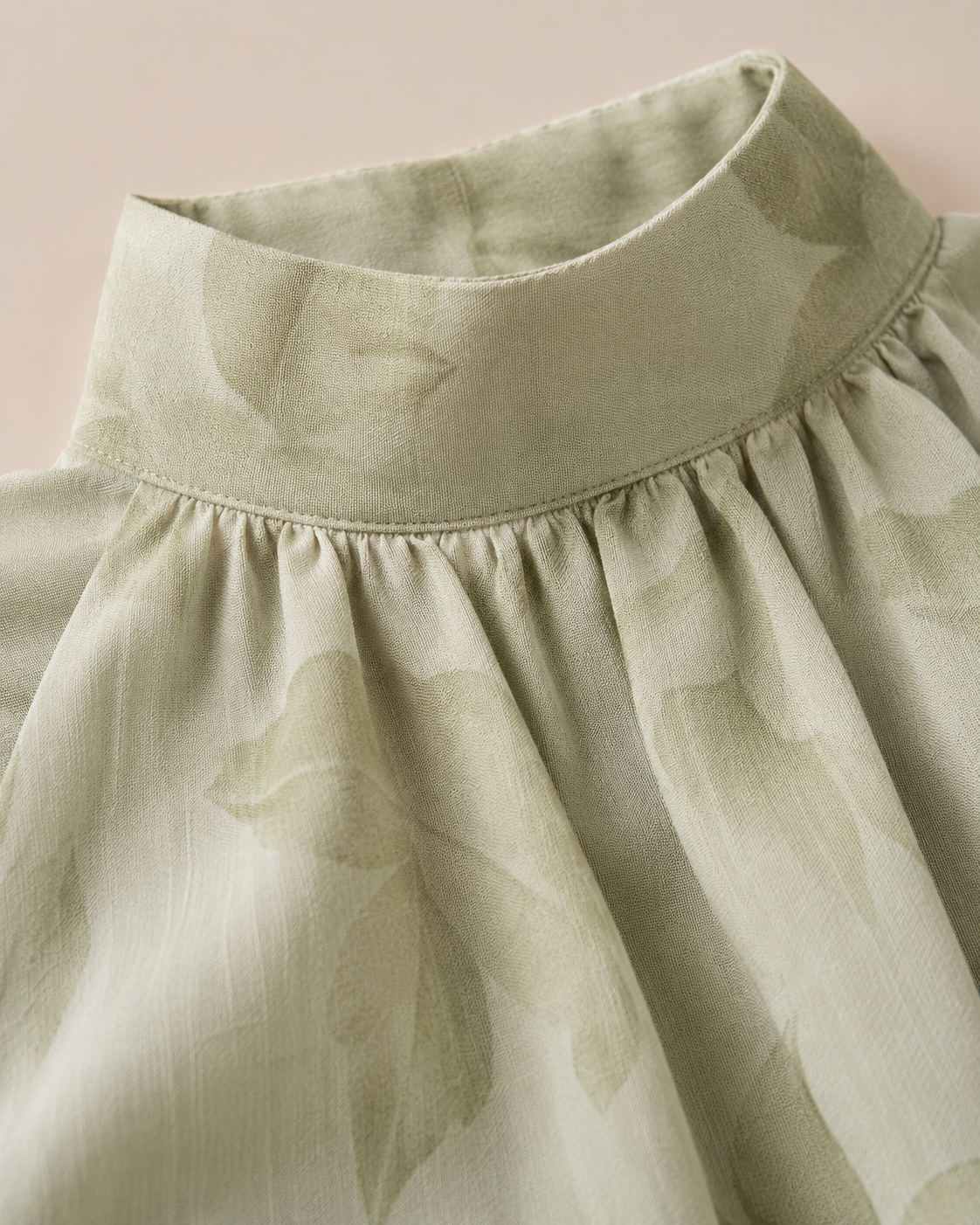 SHELLA — Ensemble vert sauge : tunique sans manches à col montant & ourlet asymétrique avec pantalon sarouel / Sage Green Asymmetrical Tunic & Harem Pants Co-Ord Set / طقم أخضر مريمي: تونيك بدون أكمام برقبة عالية وحاشية غير متماثلة وسروال هارم