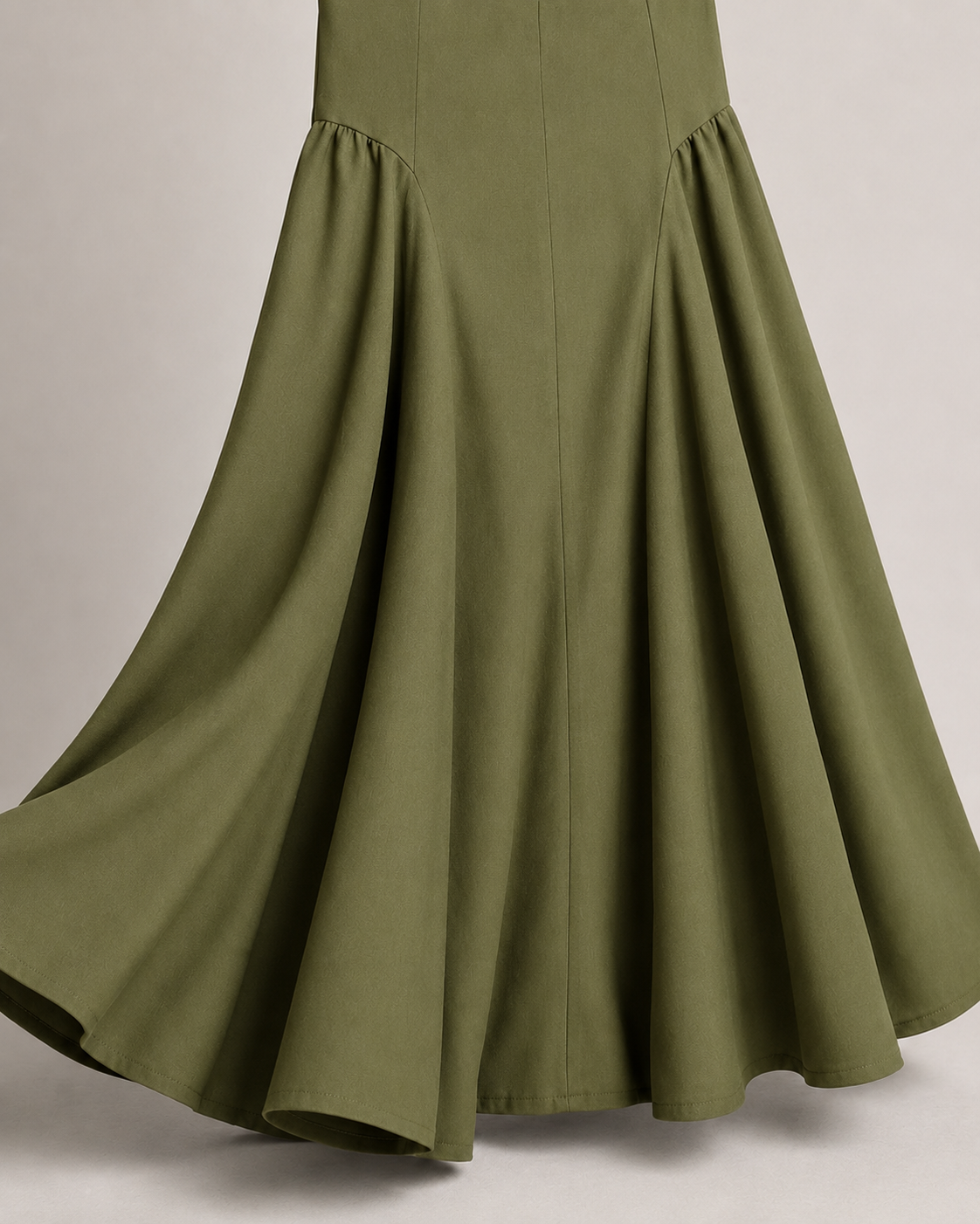 SHELLA — Robe maxi sans manches à col drapé, taille basse & panneaux froncés / Sleeveless Cowl Neck Drop-Waist Maxi Dress / فستان ماكسي بدون أكمام برقبة منسدلة وخصر منخفض وجوانب مكشكشة