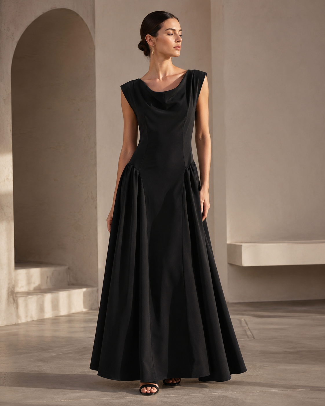 SHELLA — Robe maxi sans manches à col drapé, taille basse & panneaux froncés / Sleeveless Cowl Neck Drop-Waist Maxi Dress / فستان ماكسي بدون أكمام برقبة منسدلة وخصر منخفض وجوانب مكشكشة