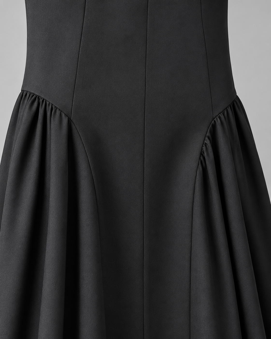 SHELLA — Robe maxi sans manches à col drapé, taille basse & panneaux froncés / Sleeveless Cowl Neck Drop-Waist Maxi Dress / فستان ماكسي بدون أكمام برقبة منسدلة وخصر منخفض وجوانب مكشكشة