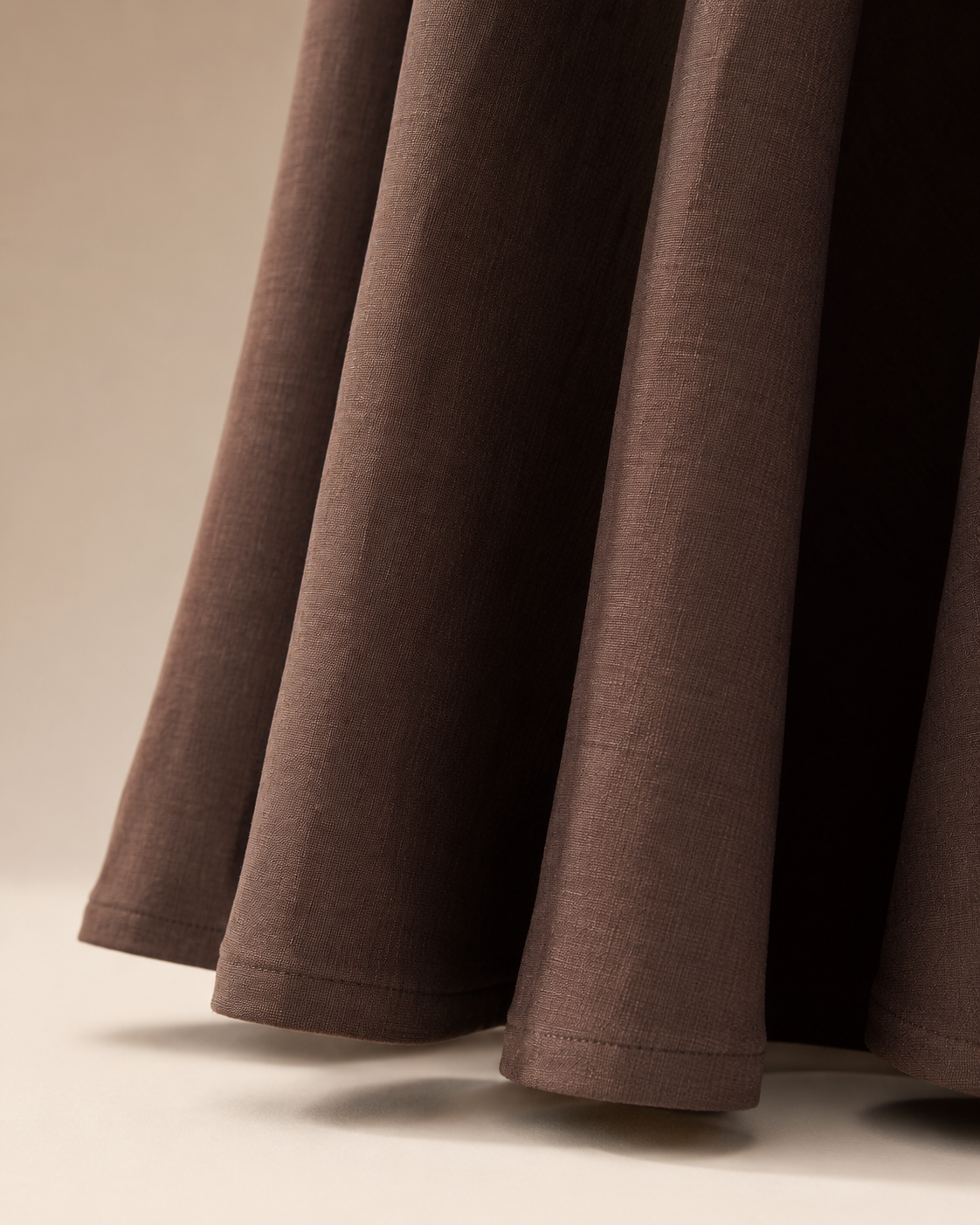 SHELLA — Robe longue évasée sans manches à empiècements & coutures verticales / Elegant Sleeveless Panelled Fit-and-Flare Maxi Dress / فستان طويل واسع بدون أكمام بقصّات عمودية