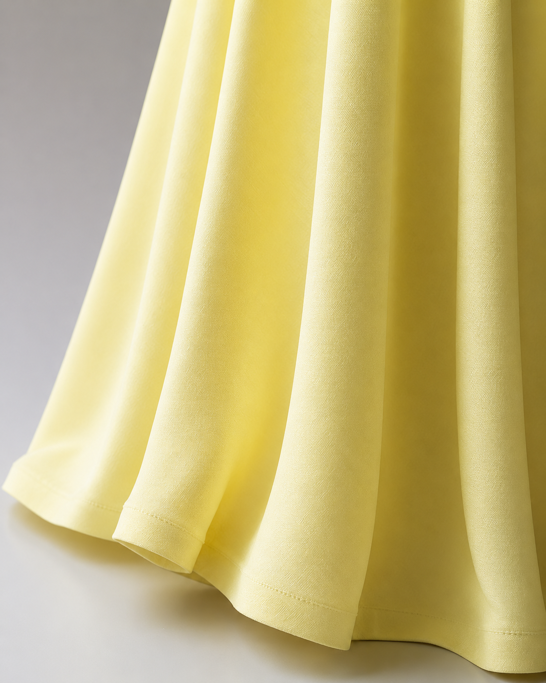 SHELLA — Robe longue évasée sans manches à empiècements & coutures verticales / Elegant Sleeveless Panelled Fit-and-Flare Maxi Dress / فستان طويل واسع بدون أكمام بقصّات عمودية