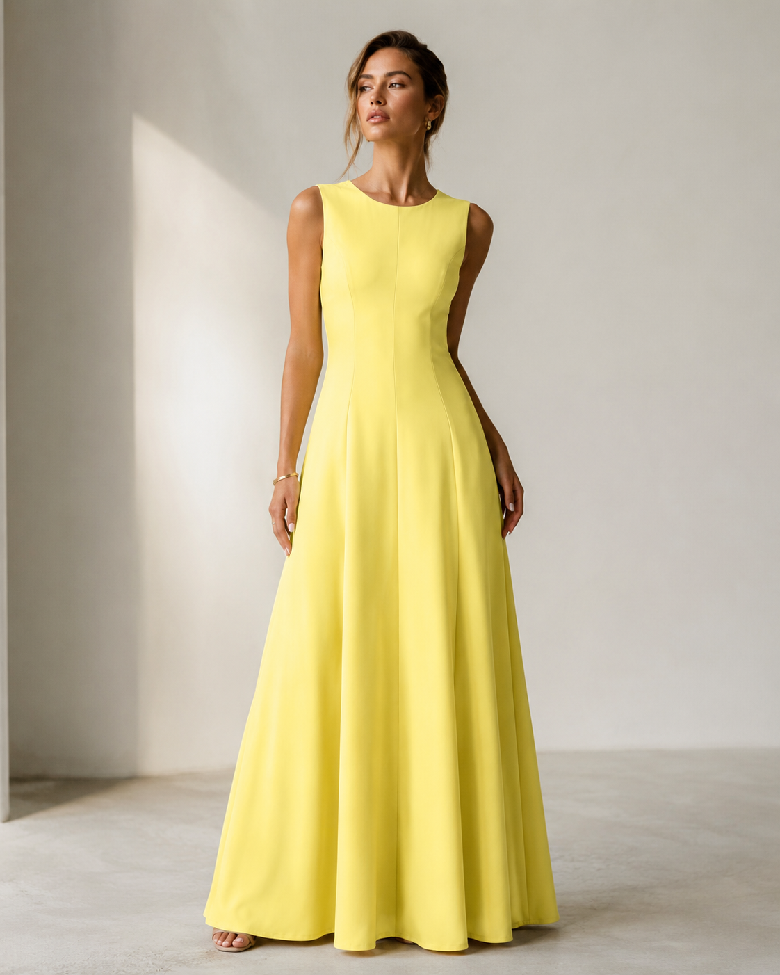 SHELLA — Robe longue évasée sans manches à empiècements & coutures verticales / Elegant Sleeveless Panelled Fit-and-Flare Maxi Dress / فستان طويل واسع بدون أكمام بقصّات عمودية