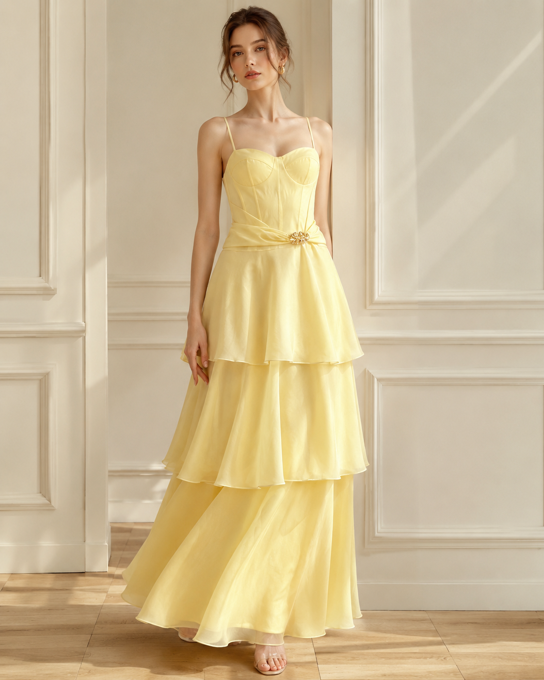 SHELLA — Robe midi bustier à fines bretelles, jupe à volants & broche dorée / Spaghetti Strap Flounce Bustier Midi Dress with Gold Brooch / فستان ميدي بكورسيه وحمالات رفيعة وتنورة كشكش وبروش ذهبي