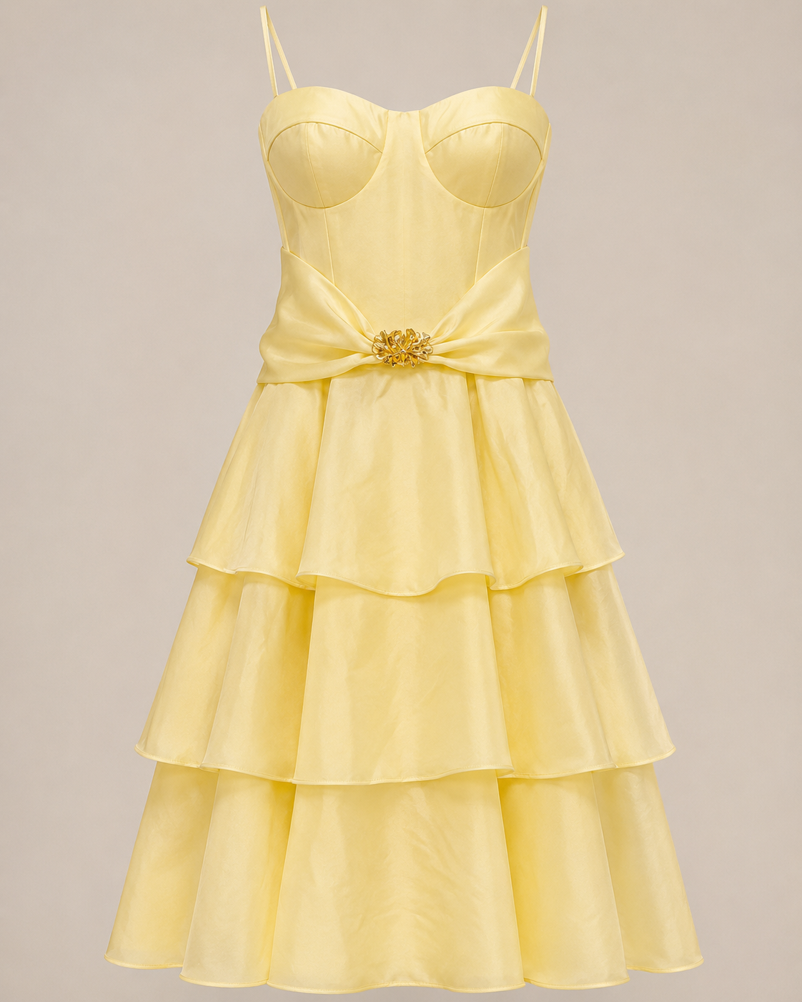 SHELLA — Robe midi bustier à fines bretelles, jupe à volants & broche dorée / Spaghetti Strap Flounce Bustier Midi Dress with Gold Brooch / فستان ميدي بكورسيه وحمالات رفيعة وتنورة كشكش وبروش ذهبي