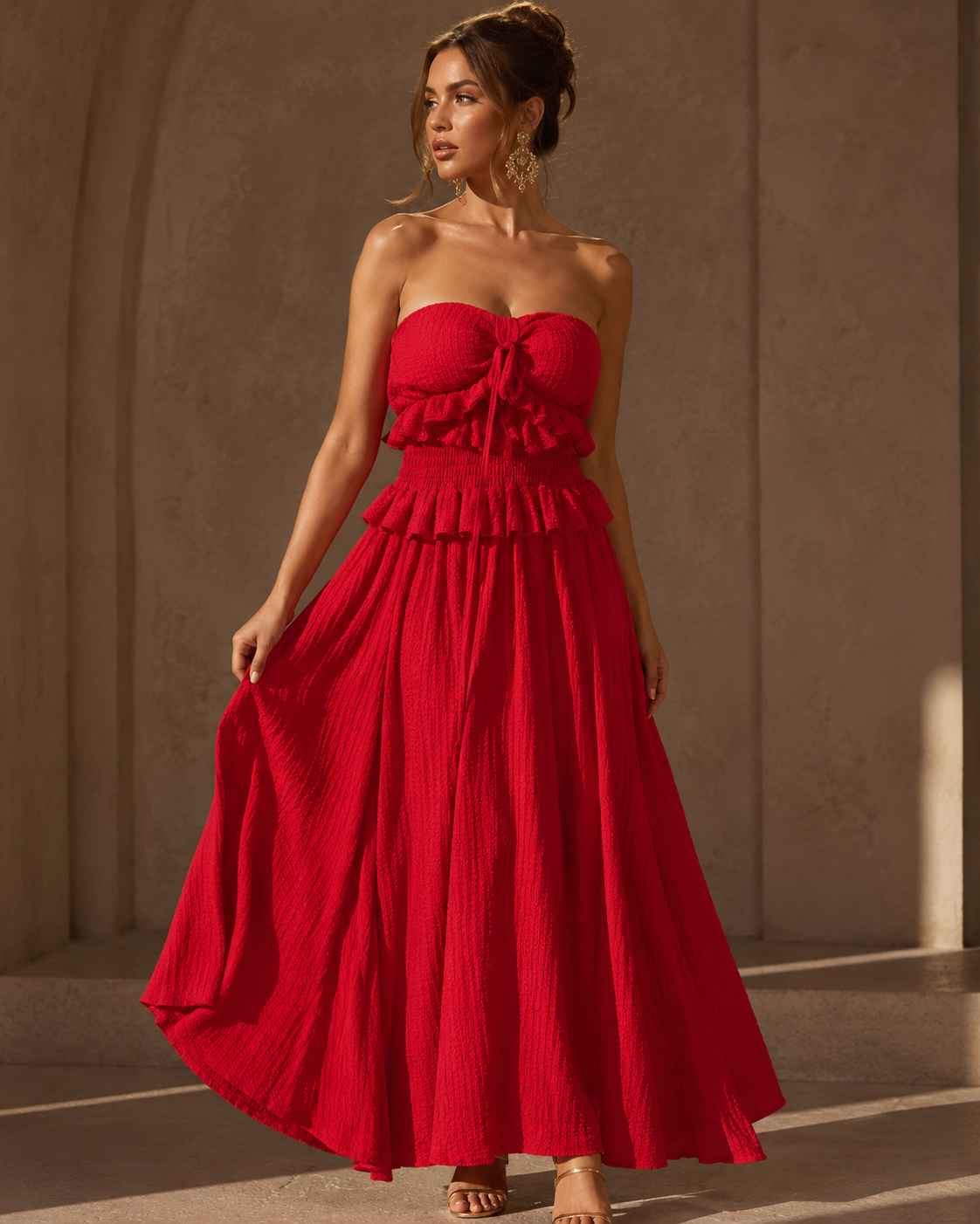 SHELLA — Robe longue bustier à nœud et volants texturée / Strapless Textured Bow Front Ruffle Maxi Dress / فستان طويل بدون أكتاف بعقدة وكشكشة
