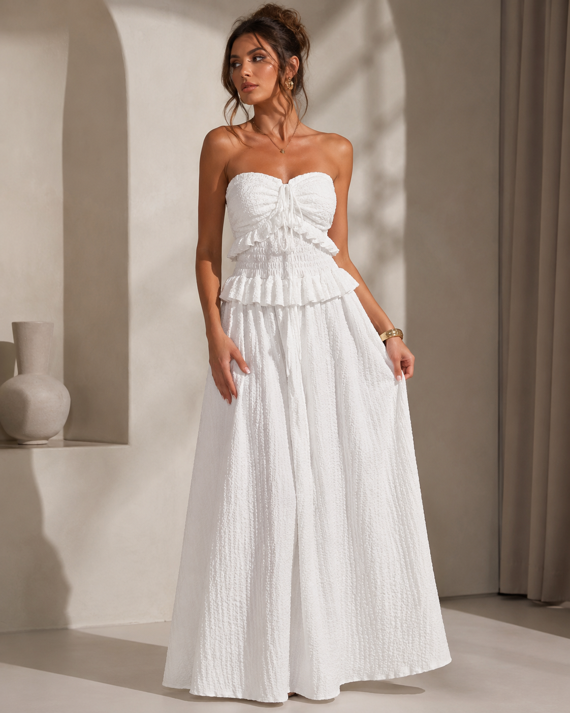 SHELLA — Robe longue bustier à nœud et volants texturée / Strapless Textured Bow Front Ruffle Maxi Dress / فستان طويل بدون أكتاف بعقدة وكشكشة