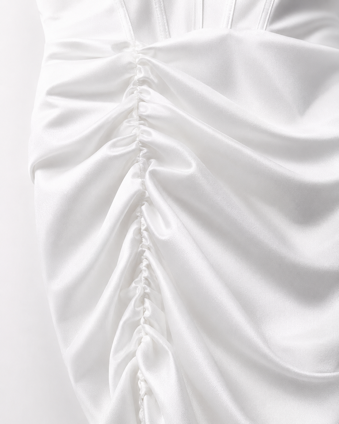 SHELLA — Robe courte bustier corset blanc froncé / White Strapless Corset Ruched Mini Dress / فستان قصير أبيض بدون حمالات بقصّة كورسيه ودرابيه