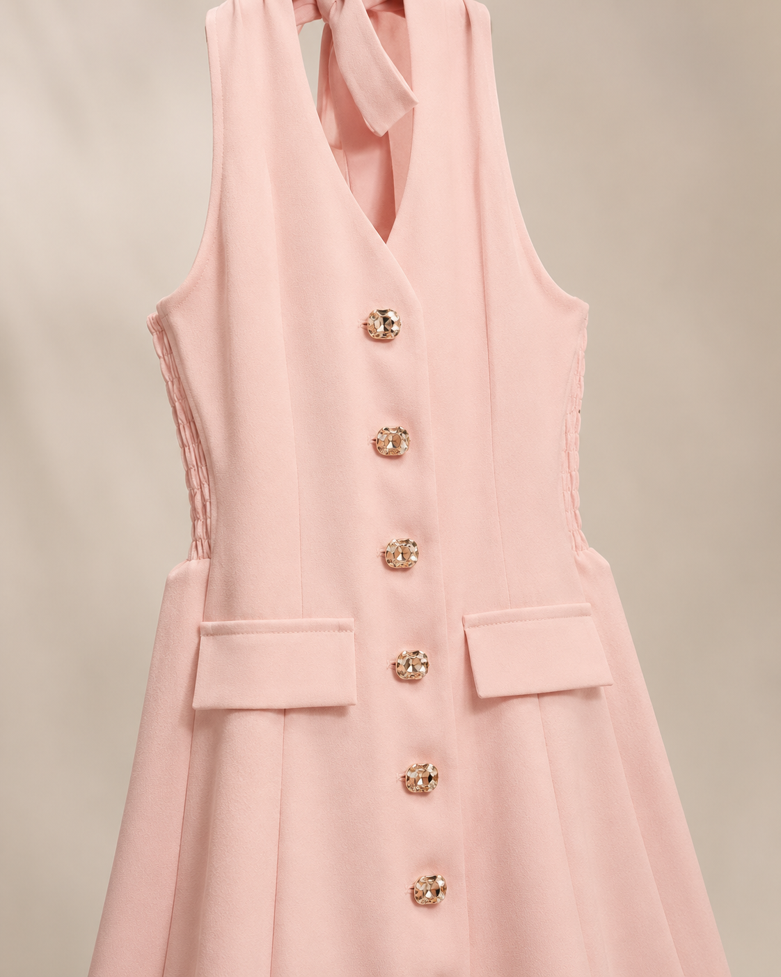 SHELLA — Robe courte gilet à col licou et boutons dorés / Tie-Neck Halter Waistcoat Mini Dress / فستان صديري قصير برقبة رسن وأزرار ذهبية