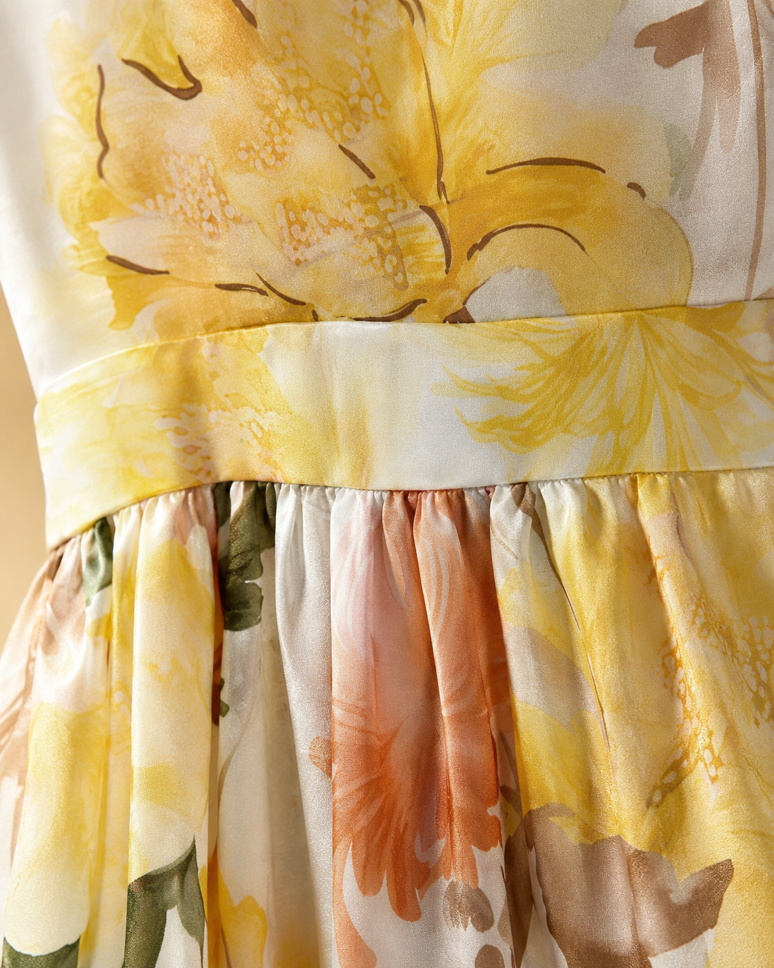 SHELLA — Robe courte fleurie jaune col carré à larges bretelles / Yellow Floral Square Neck Mini Sundress / فستان صيفي قصير مزهّر أصفر بياقة مربعة وحمالات عريضة